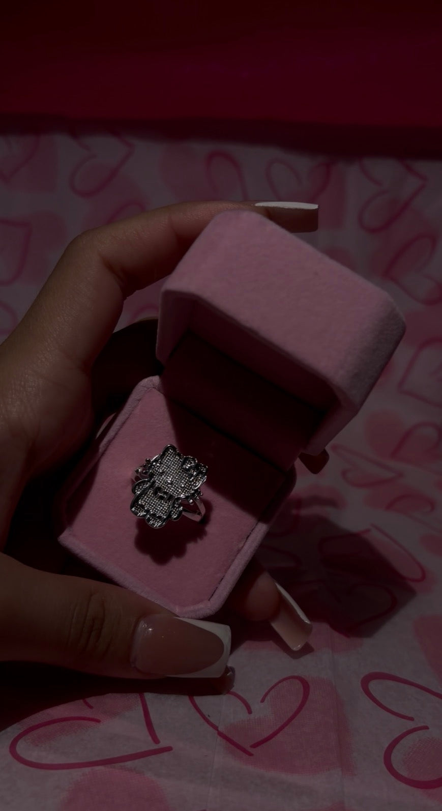 BLINGY HELLO KITTY RING